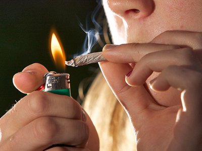 girl-smoking-marijuana Amotivational Syndrome and Marijuana Use